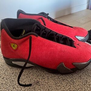 Jordan 14 Retro
Challenge Red